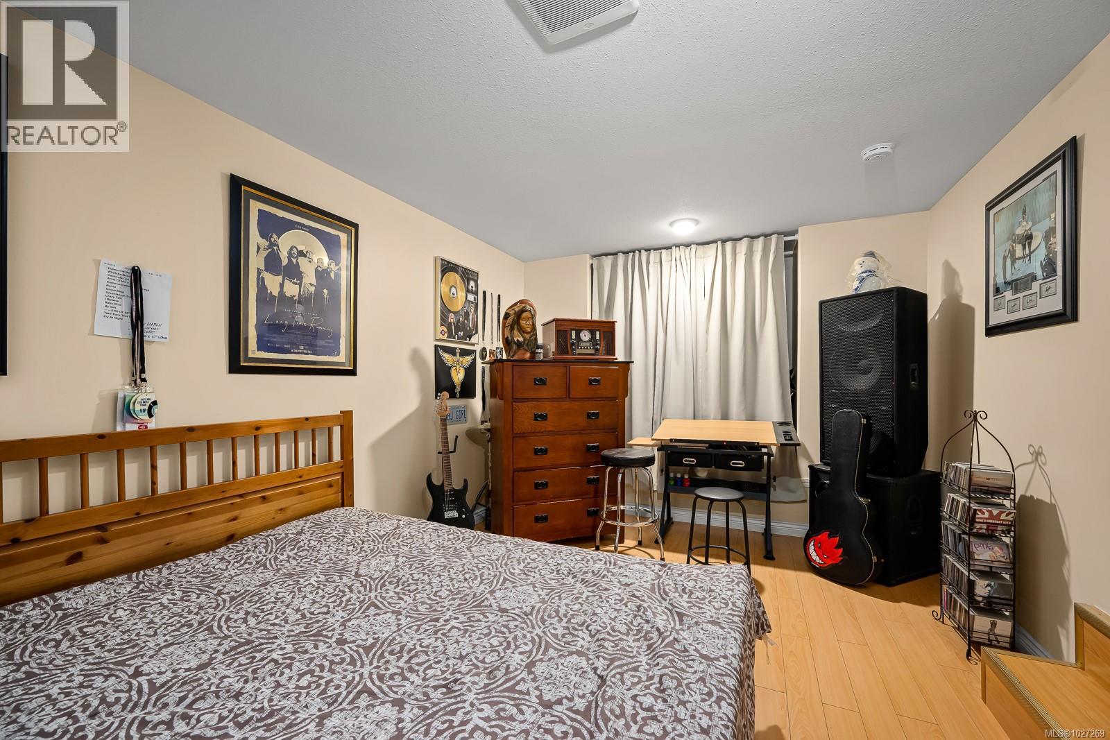 1418 VALLEY VIEW DR - 35