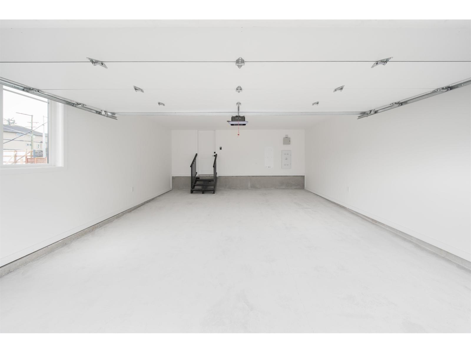 8 32929 CHERRY AVENUE, Mission