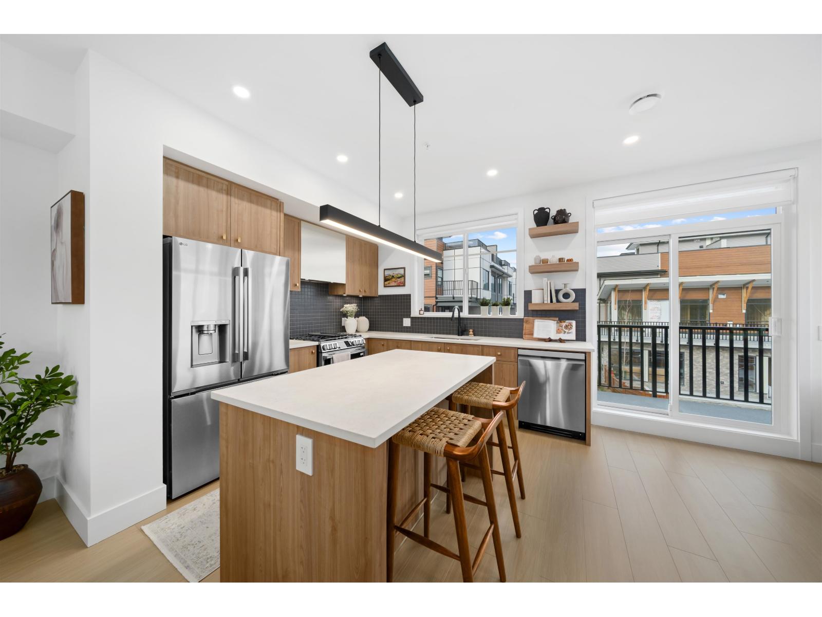 8 32929 CHERRY AVENUE, Mission