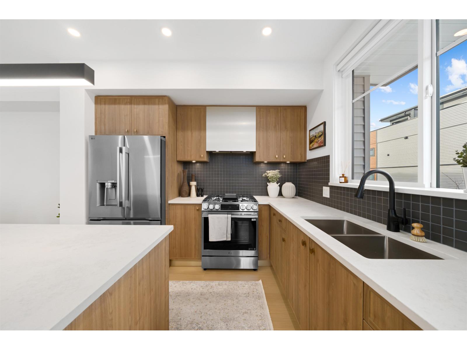 48 32929 CHERRY AVENUE, Mission