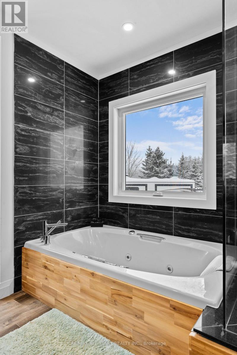 1062 NORTHLINE ROAD - 24