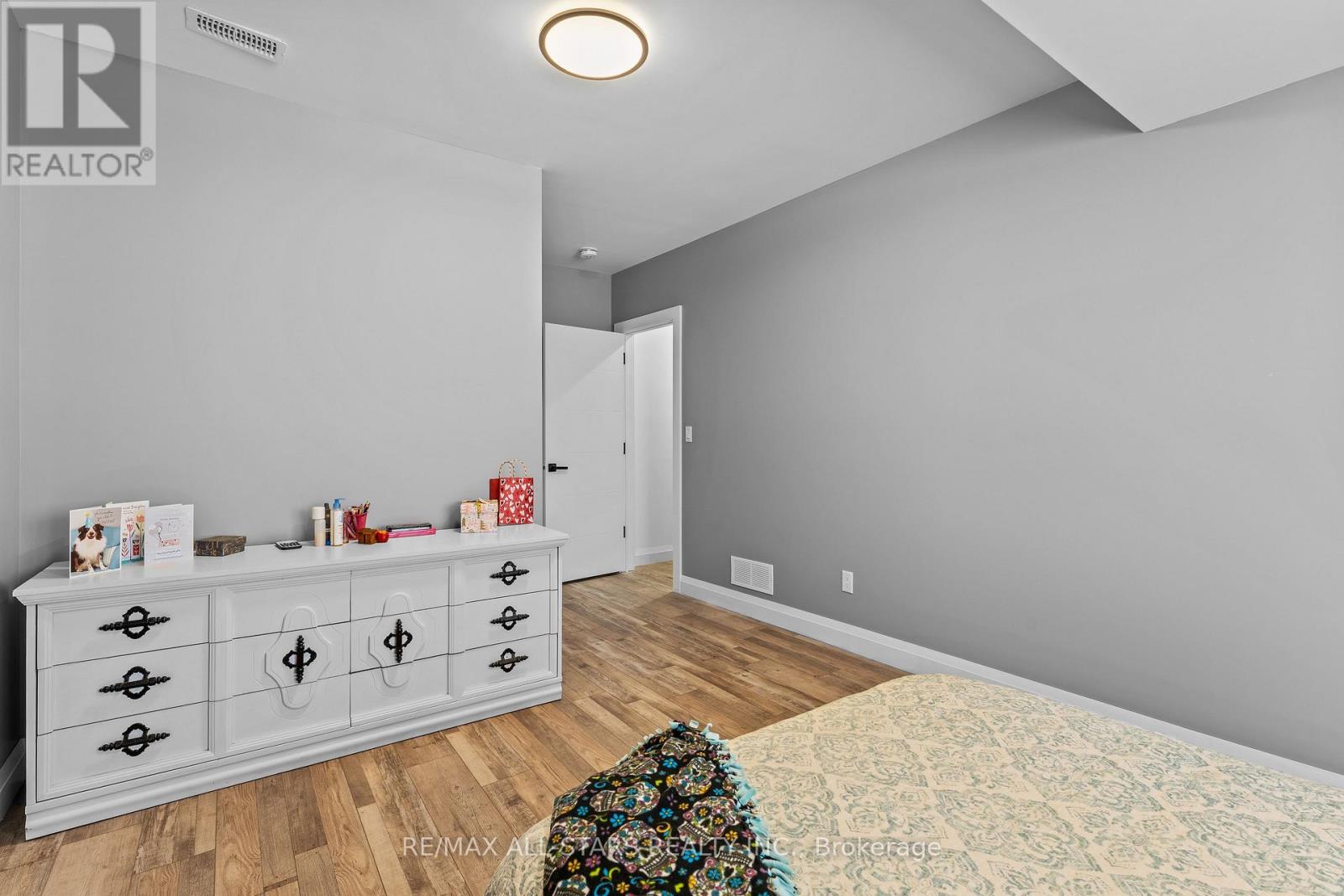1062 NORTHLINE ROAD - 32