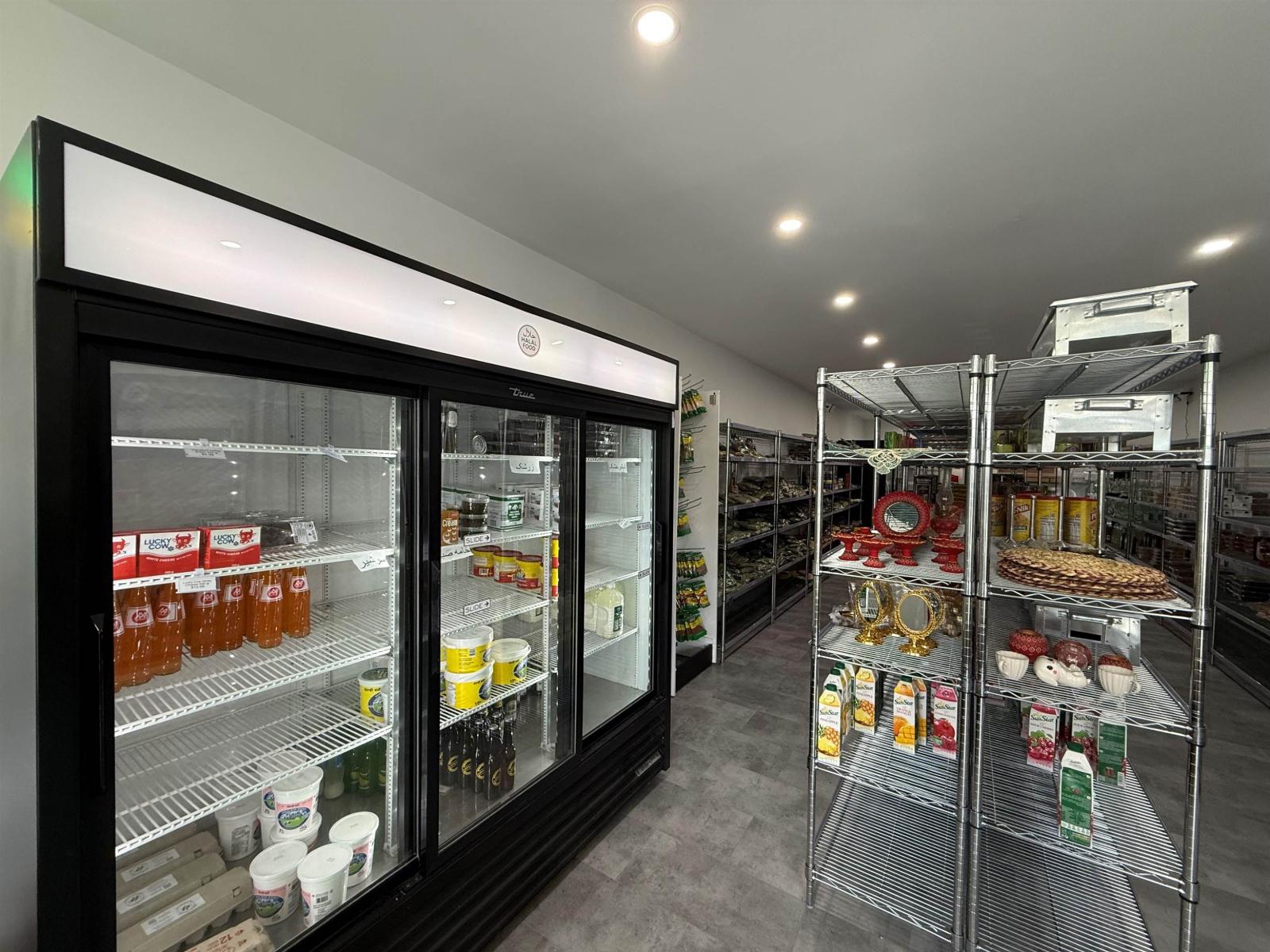 9236 MAIN STREET, Chilliwack Downtown - photo 3