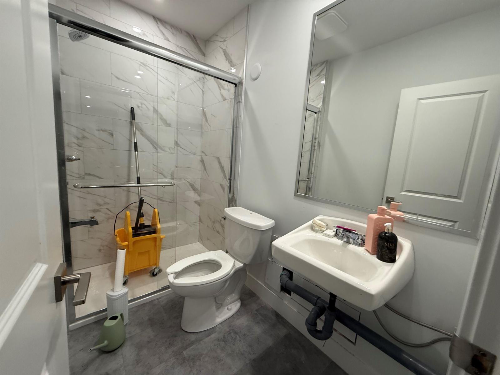 9236 MAIN STREET, Chilliwack Downtown — photo 12