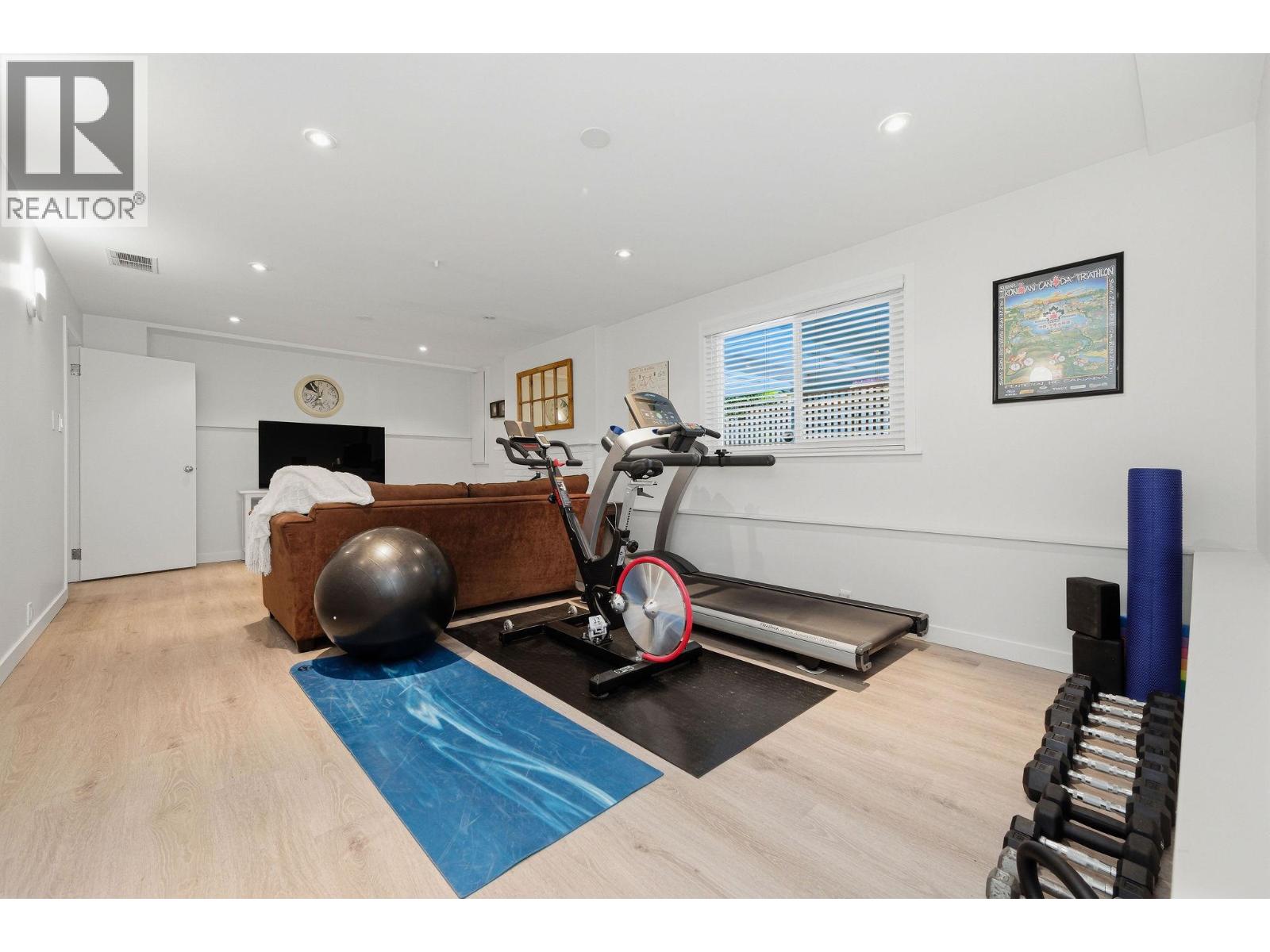 2223 GREYLYNN CRESCENT, North Vancouver