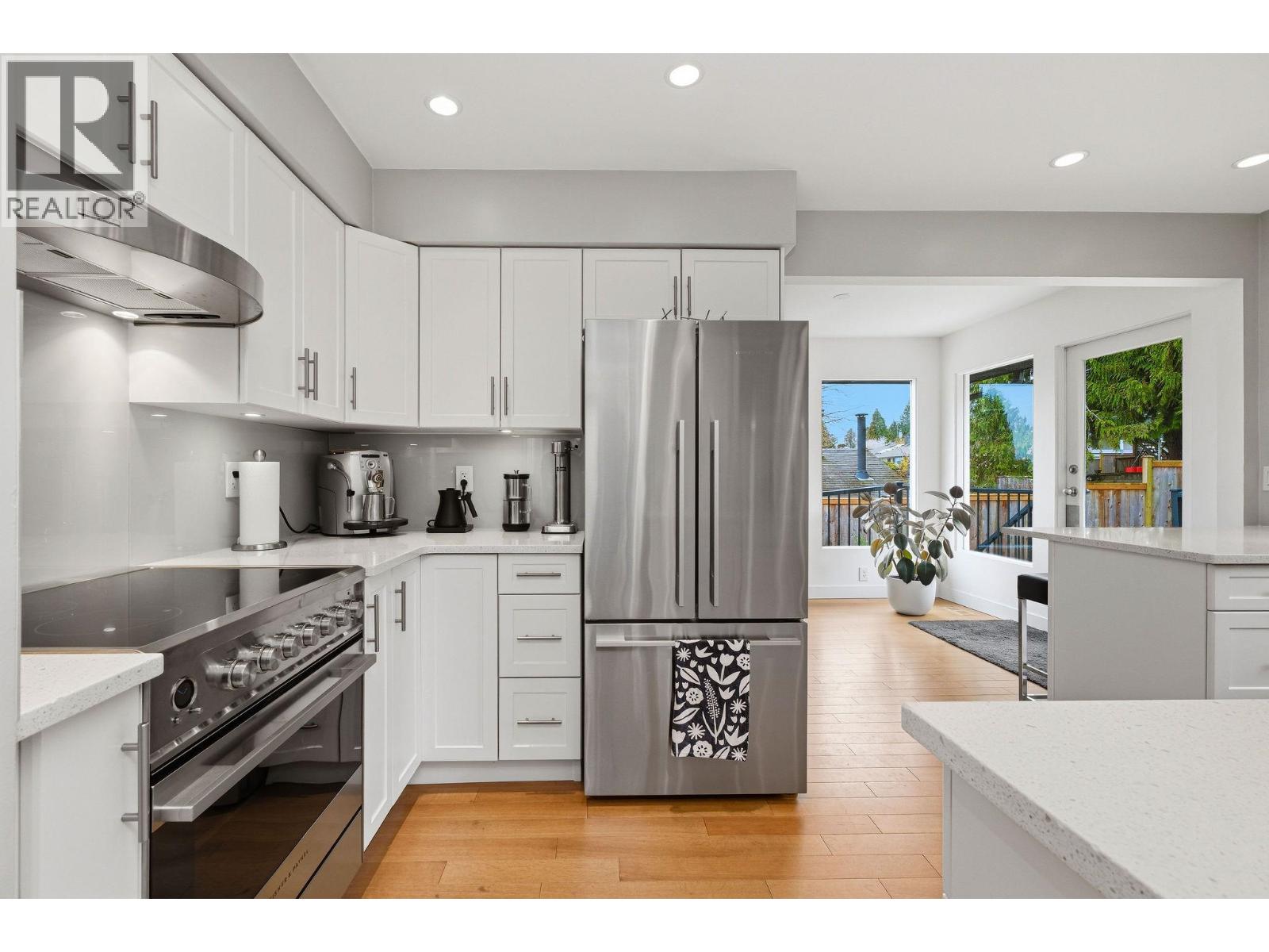 2223 GREYLYNN CRESCENT, North Vancouver