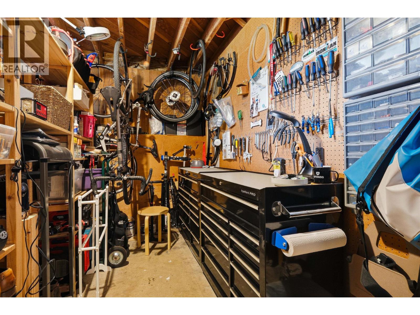 2223 GREYLYNN CRESCENT, North Vancouver