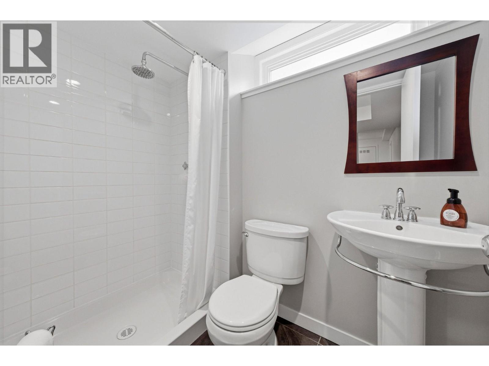 2223 GREYLYNN CRESCENT, North Vancouver