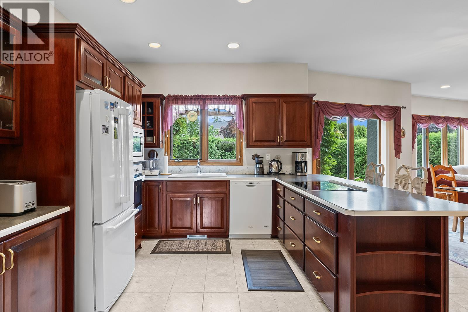  463 Carona Crescent, Kelowna