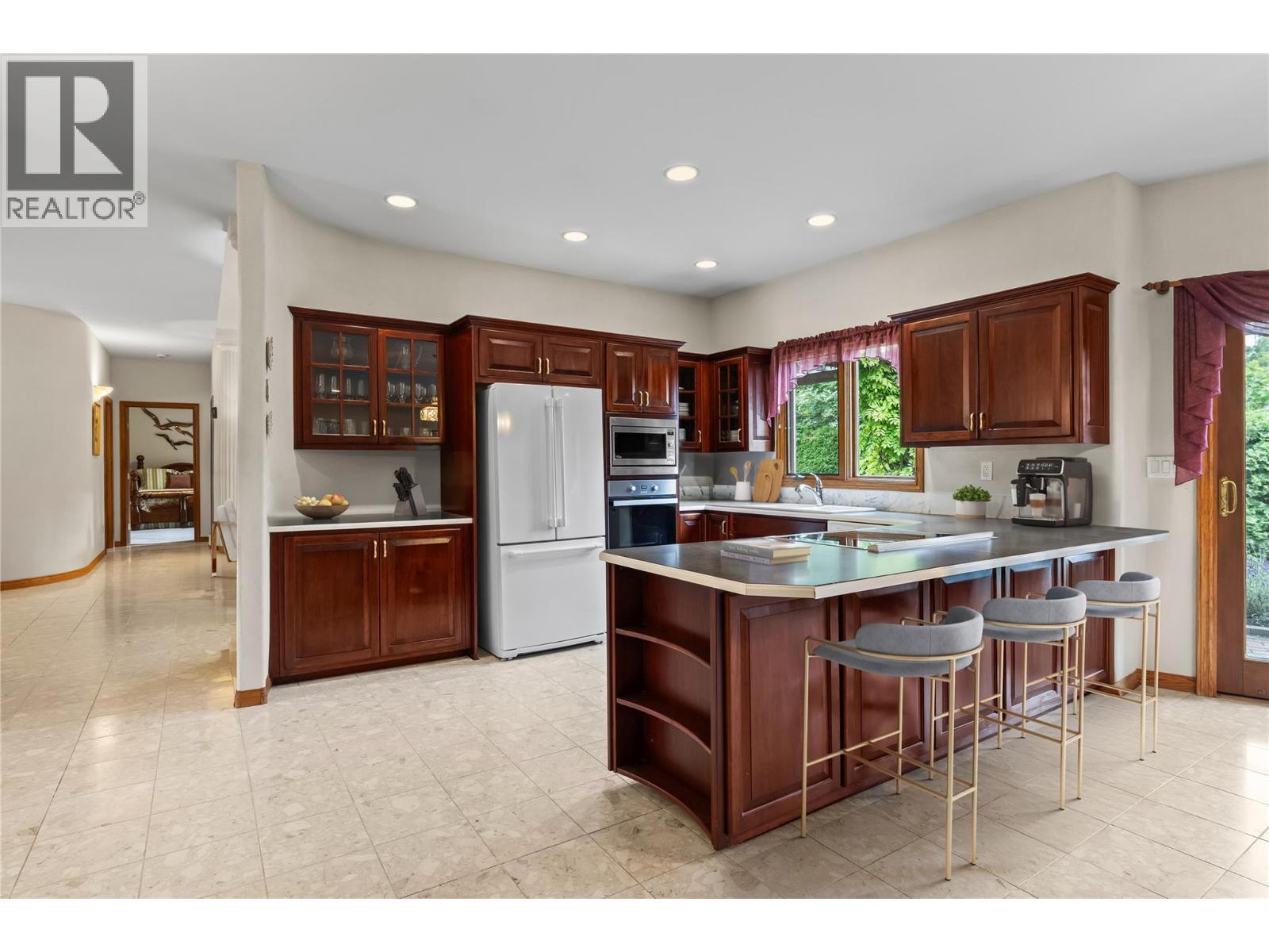  463 Carona Crescent, Kelowna