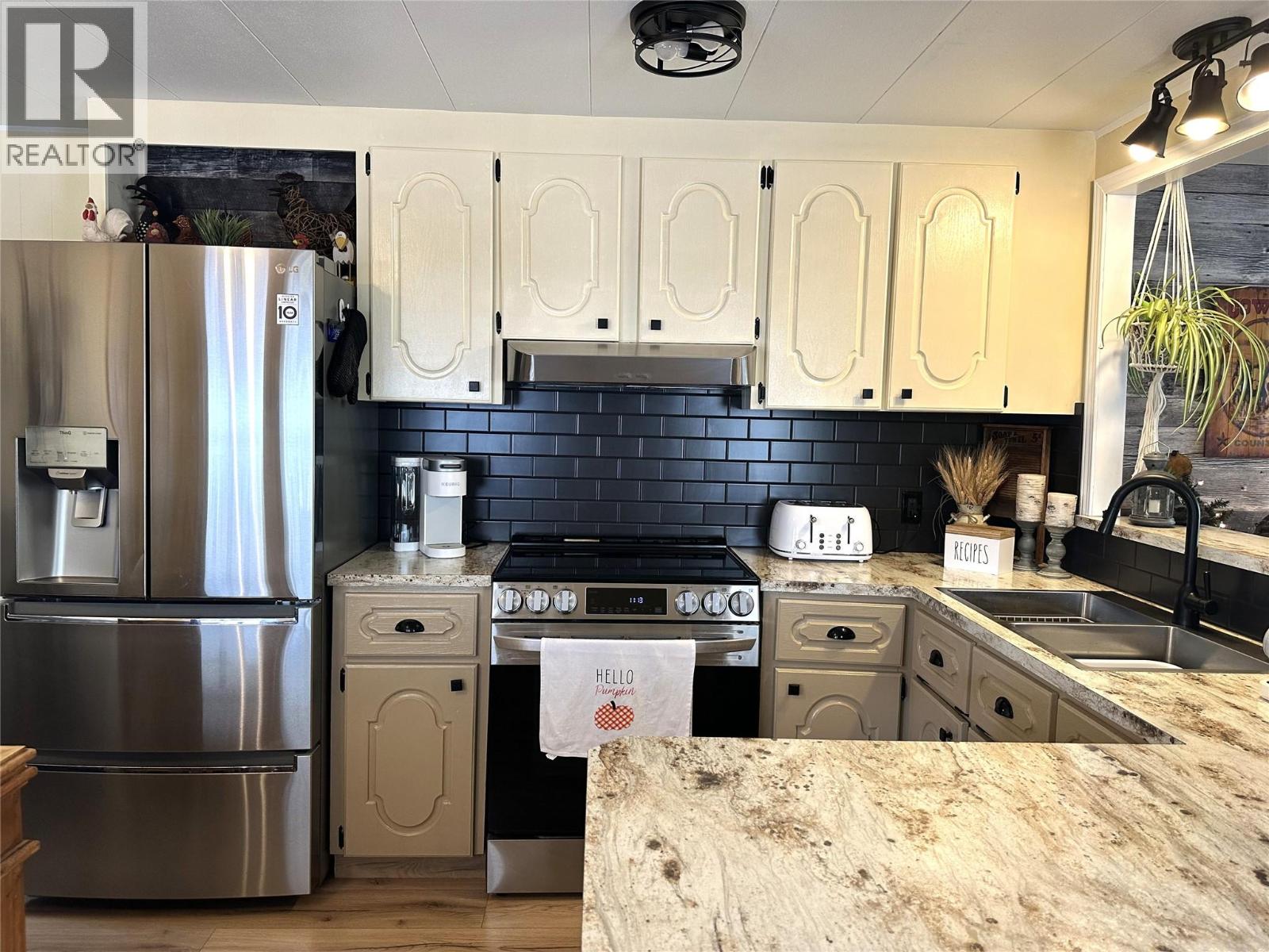 146 WILLOW Court Unit# 6B, Oliver