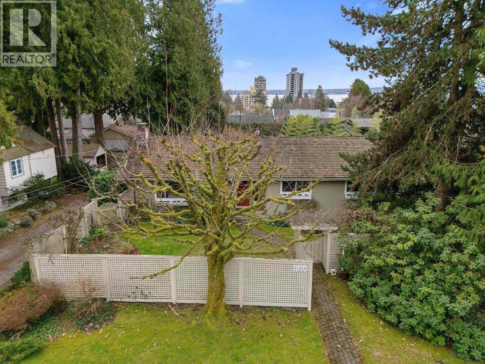 1970 GORDON AVENUE, West Vancouver