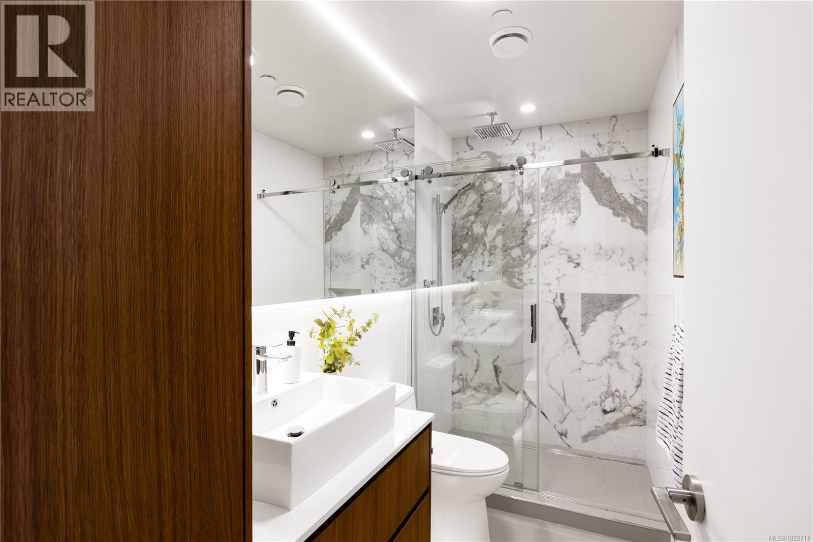 #201 2270 HARBOUR RD - 27