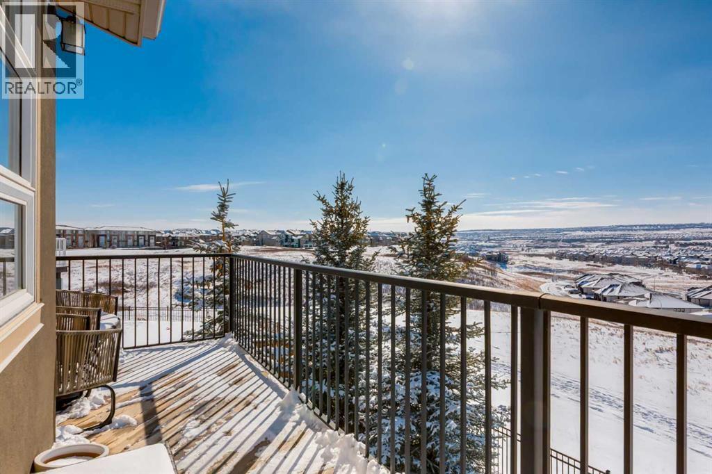 Single Family House for Sale in  Evansborough Hill NW Evanston Calgary 