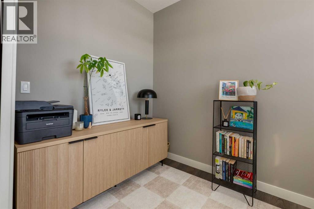 Single Family House for Sale in  Evansborough Hill NW Evanston Calgary 