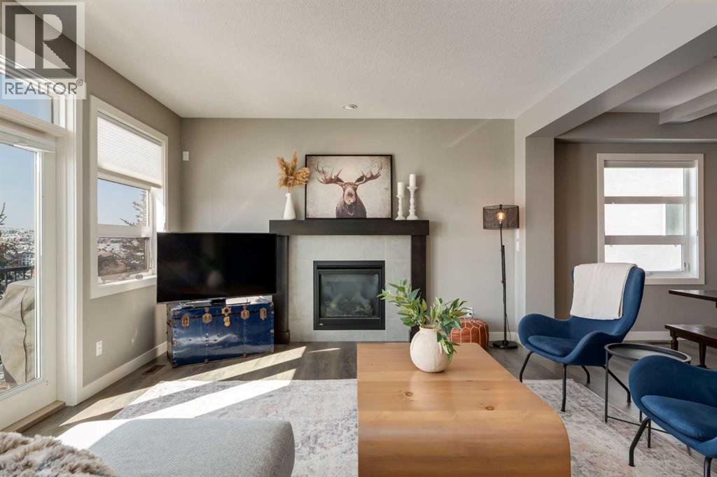 Single Family House for Sale in  Evansborough Hill NW Evanston Calgary 