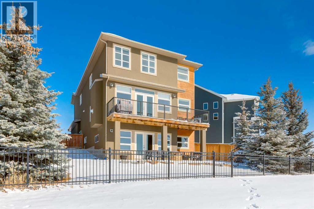 Single Family House for Sale in  Evansborough Hill NW Evanston Calgary 