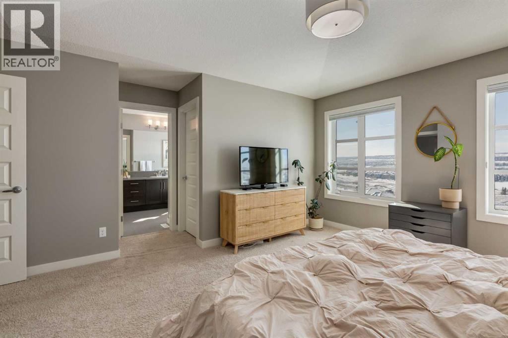 Single Family House for Sale in  Evansborough Hill NW Evanston Calgary 