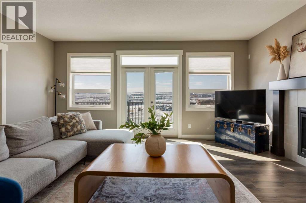 Single Family House for Sale in  Evansborough Hill NW Evanston Calgary 