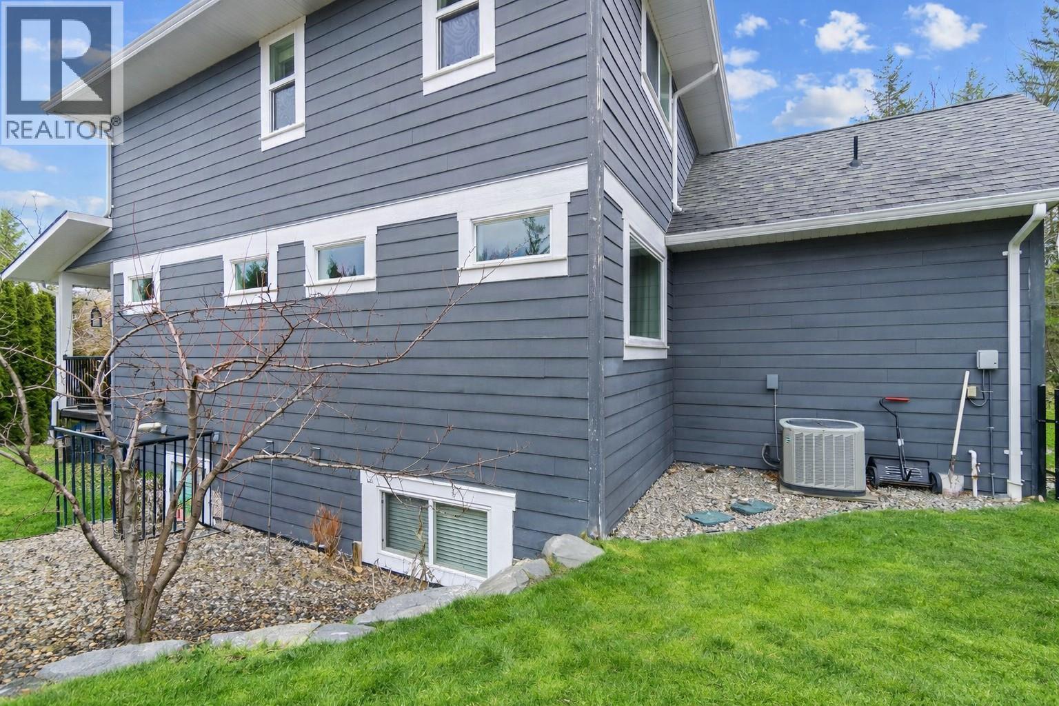 1270 7 AVENUE SE - 6