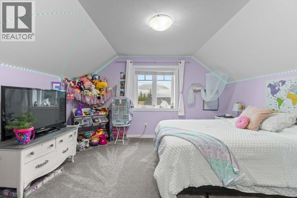 1270 7 AVENUE SE - 66