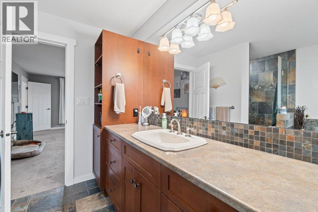 1270 7 AVENUE SE - 48