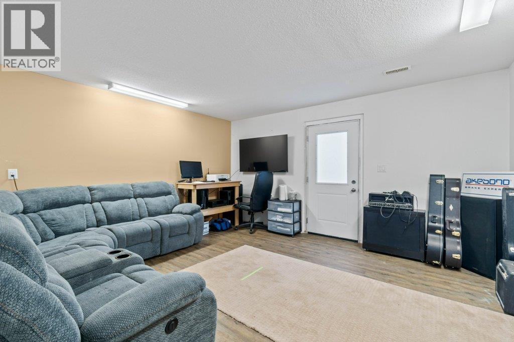 1270 7 AVENUE SE - 67