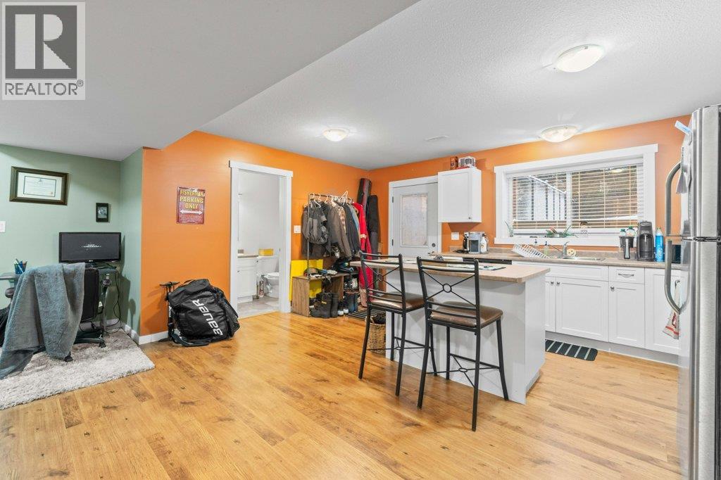 1270 7 AVENUE SE - 84