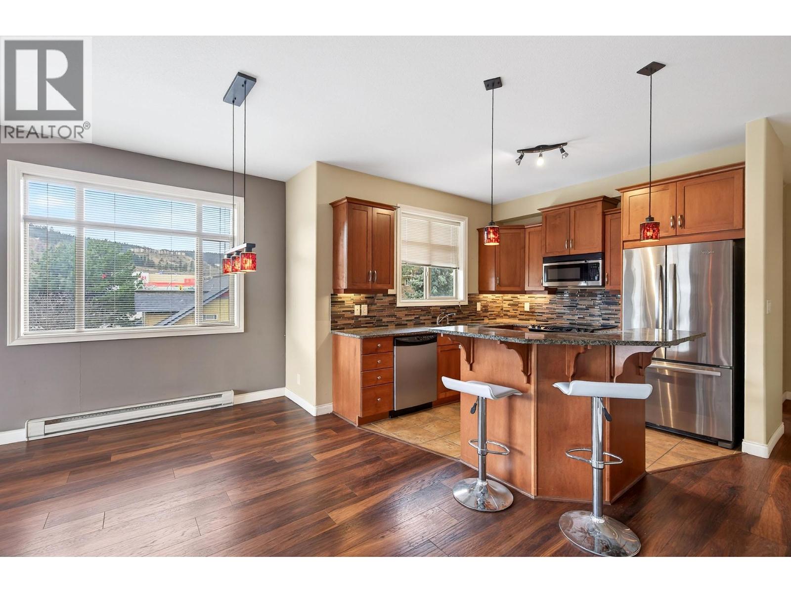 #302 1390 HILLSIDE DRIVE - 7