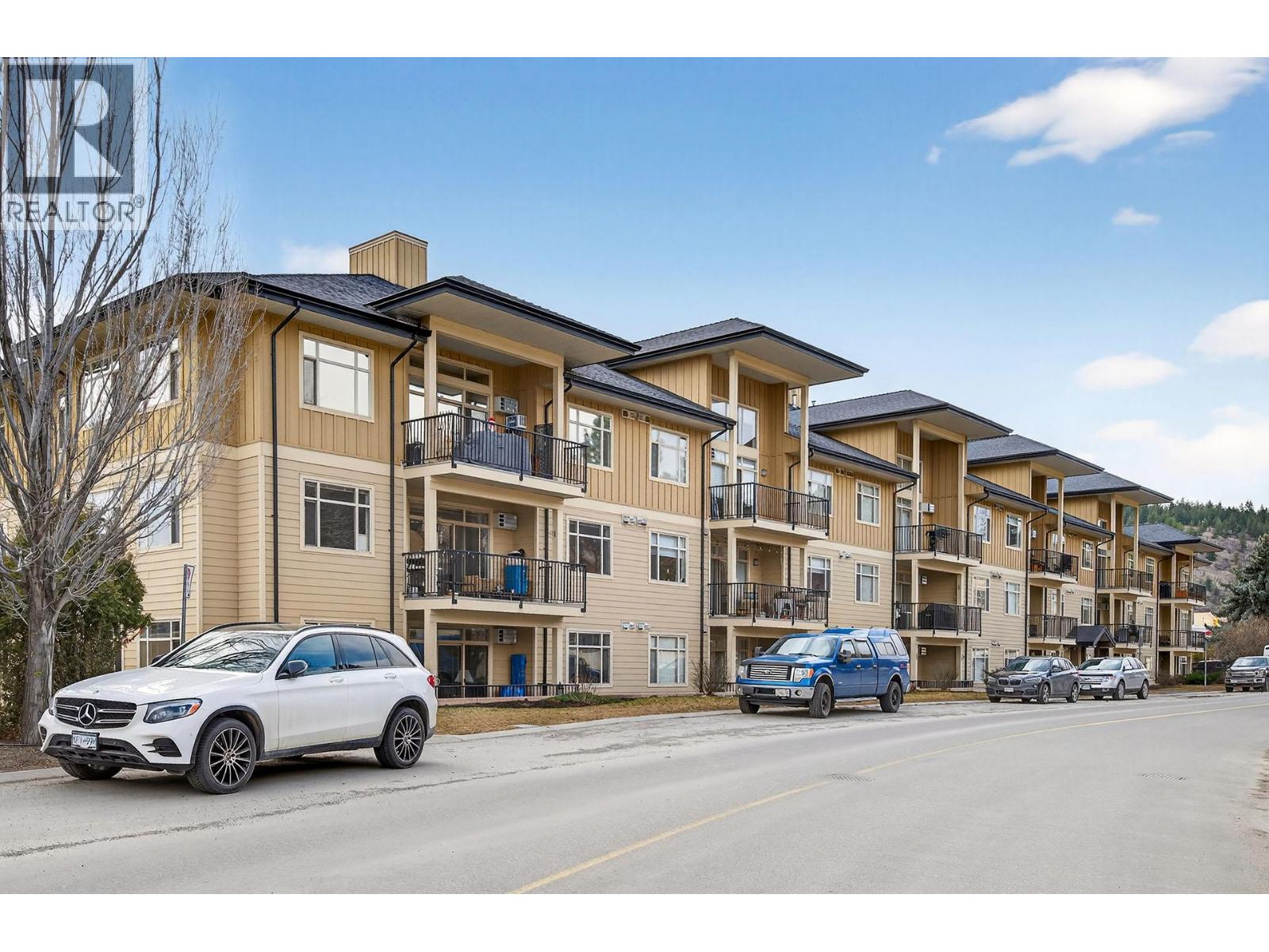 #302 1390 HILLSIDE DRIVE - 31