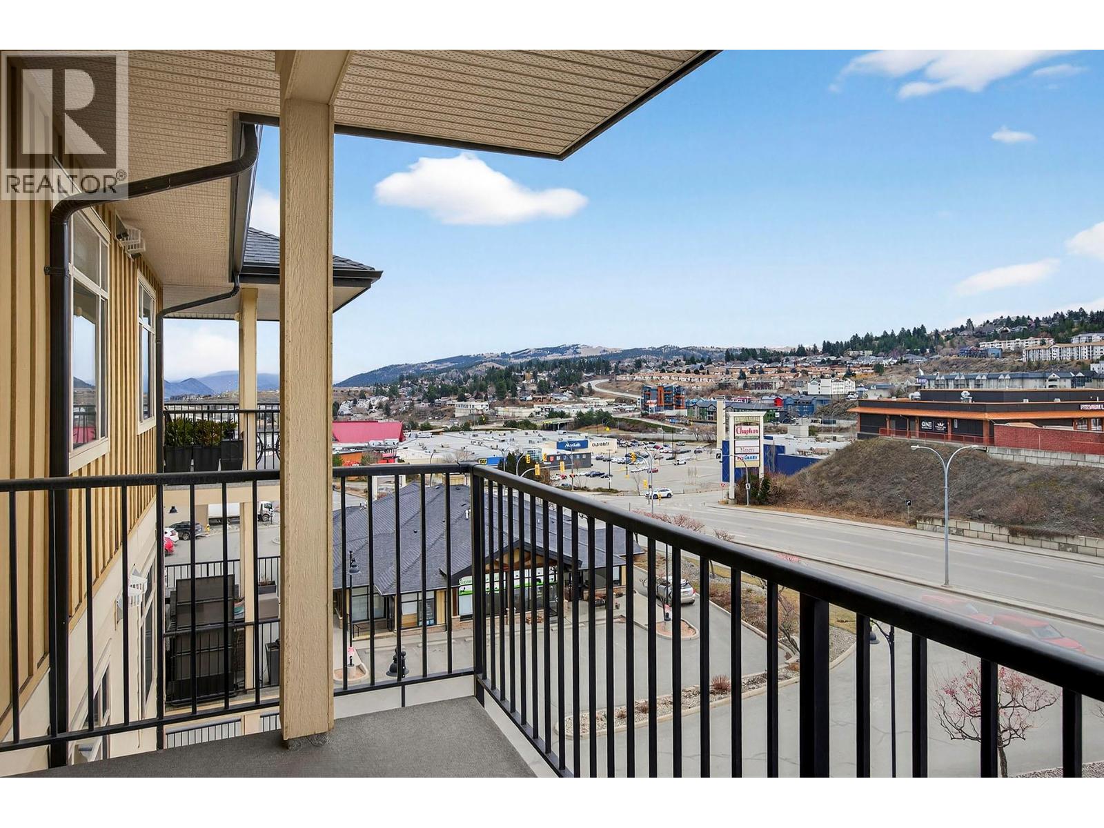 #302 1390 HILLSIDE DRIVE - 36