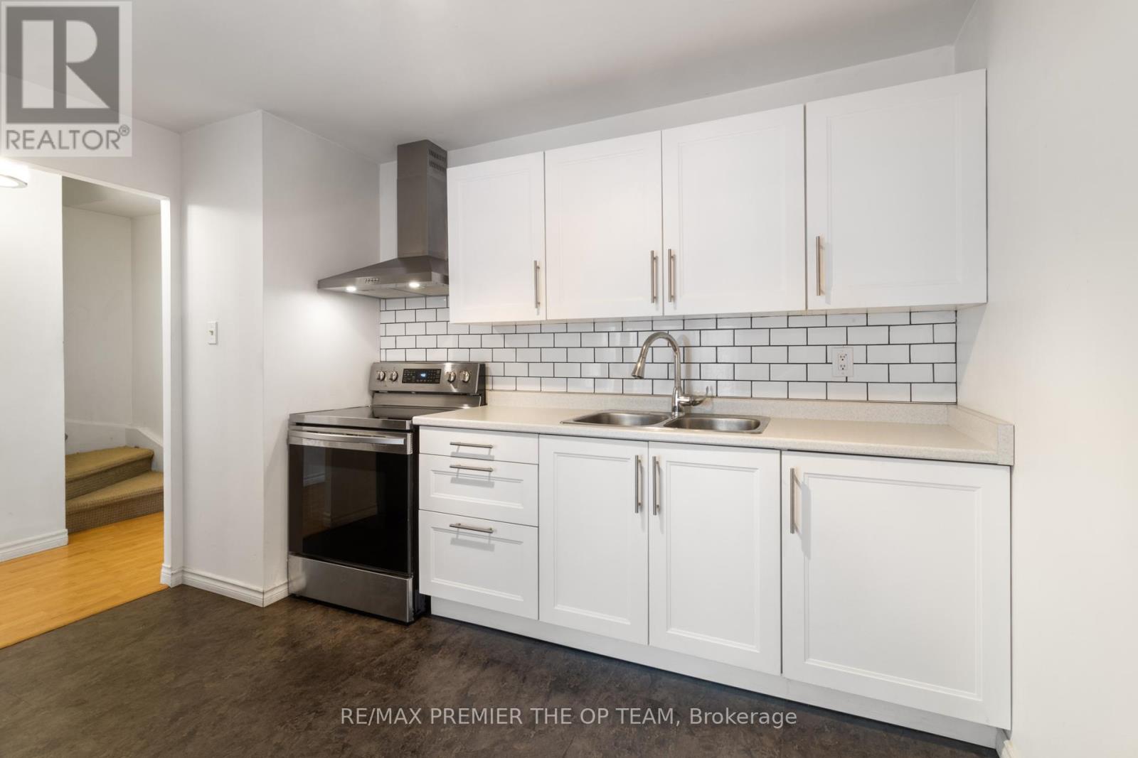 #37 1016 FALGARWOOD DRIVE - 19