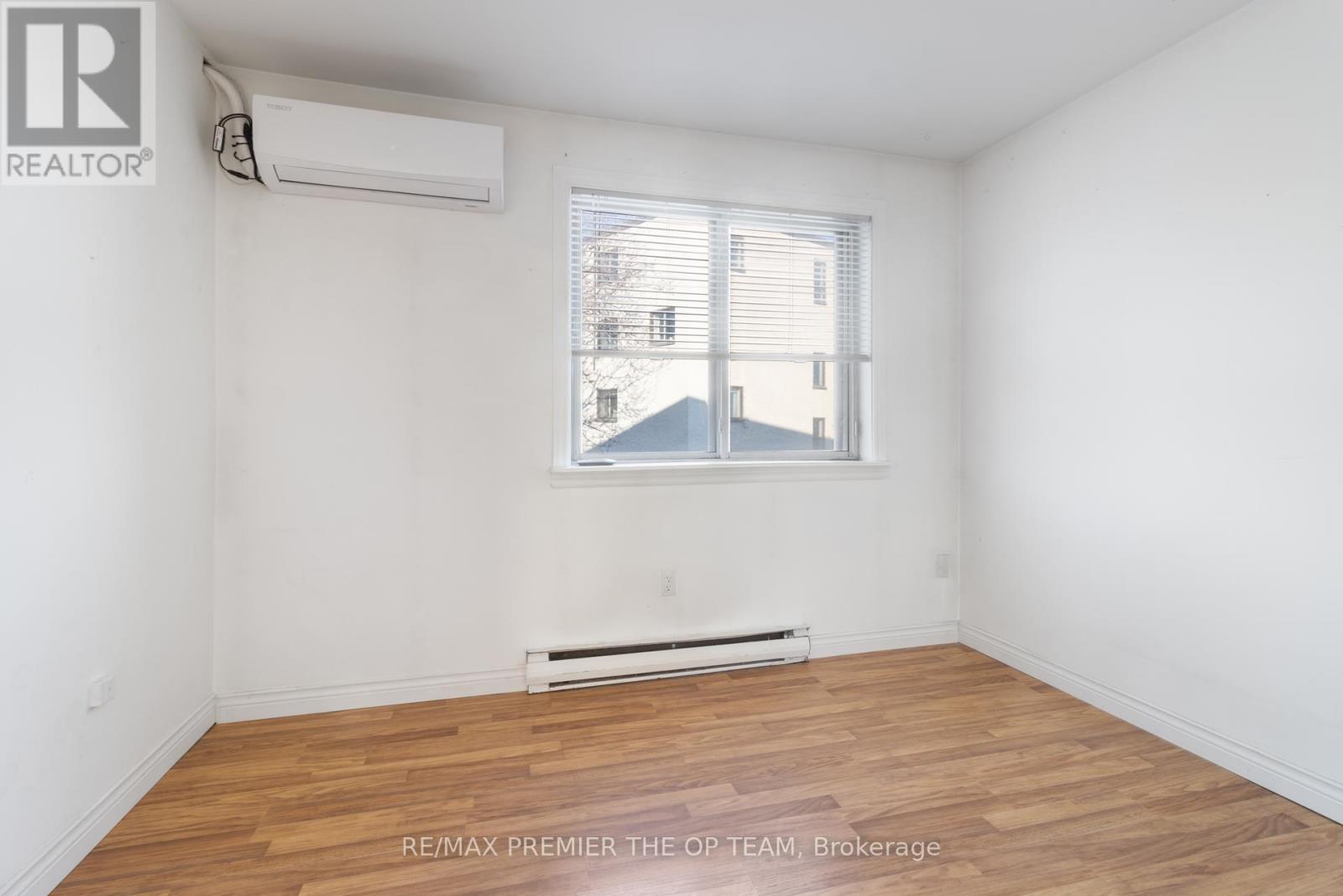 #37 1016 FALGARWOOD DRIVE - 23