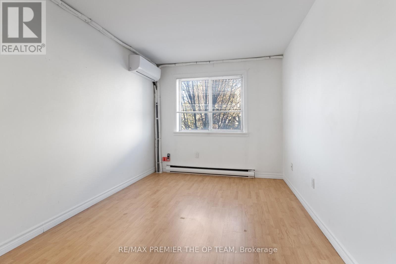 #37 1016 FALGARWOOD DRIVE - 27