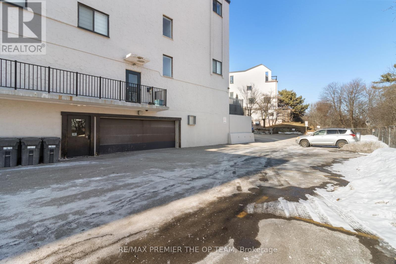#37 1016 FALGARWOOD DRIVE - 37