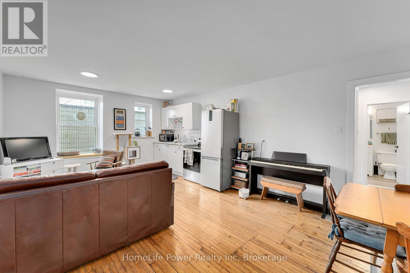 207 WELLINGTON STREET - 17