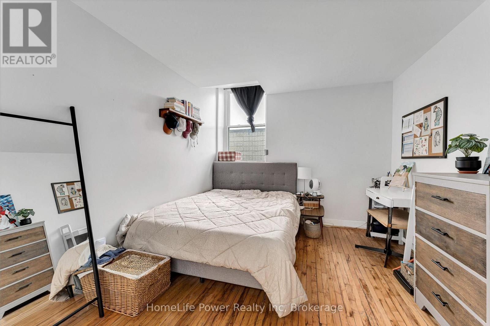 207 WELLINGTON STREET - 23