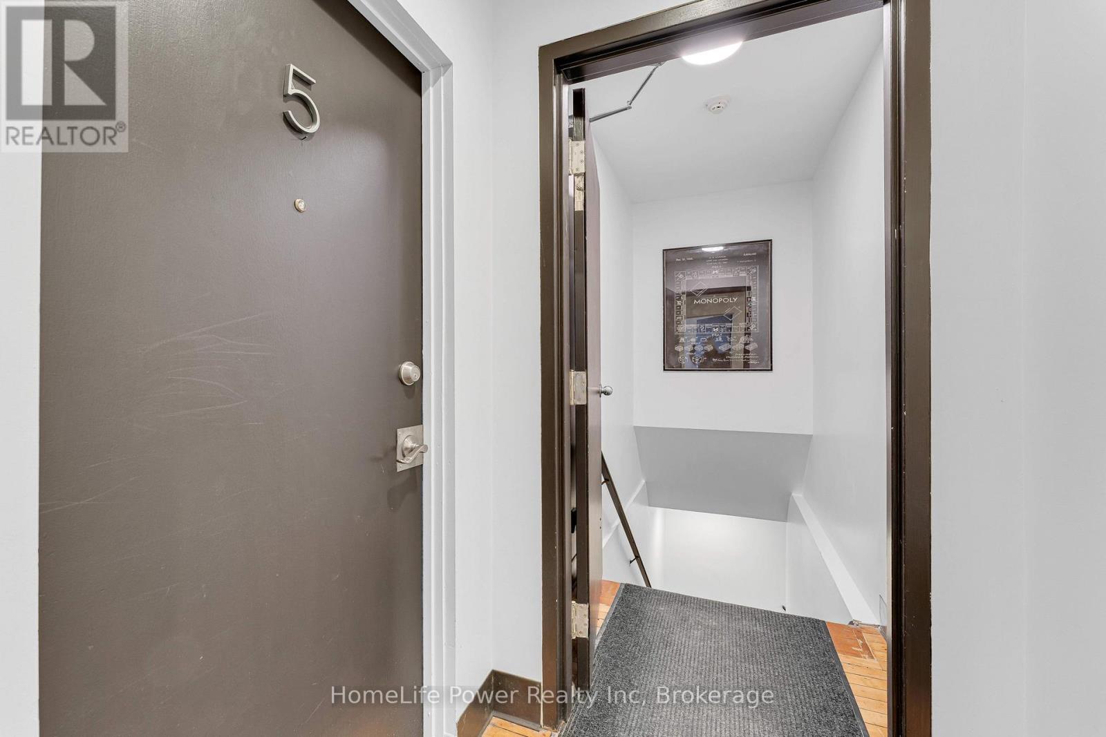 207 WELLINGTON STREET - 25