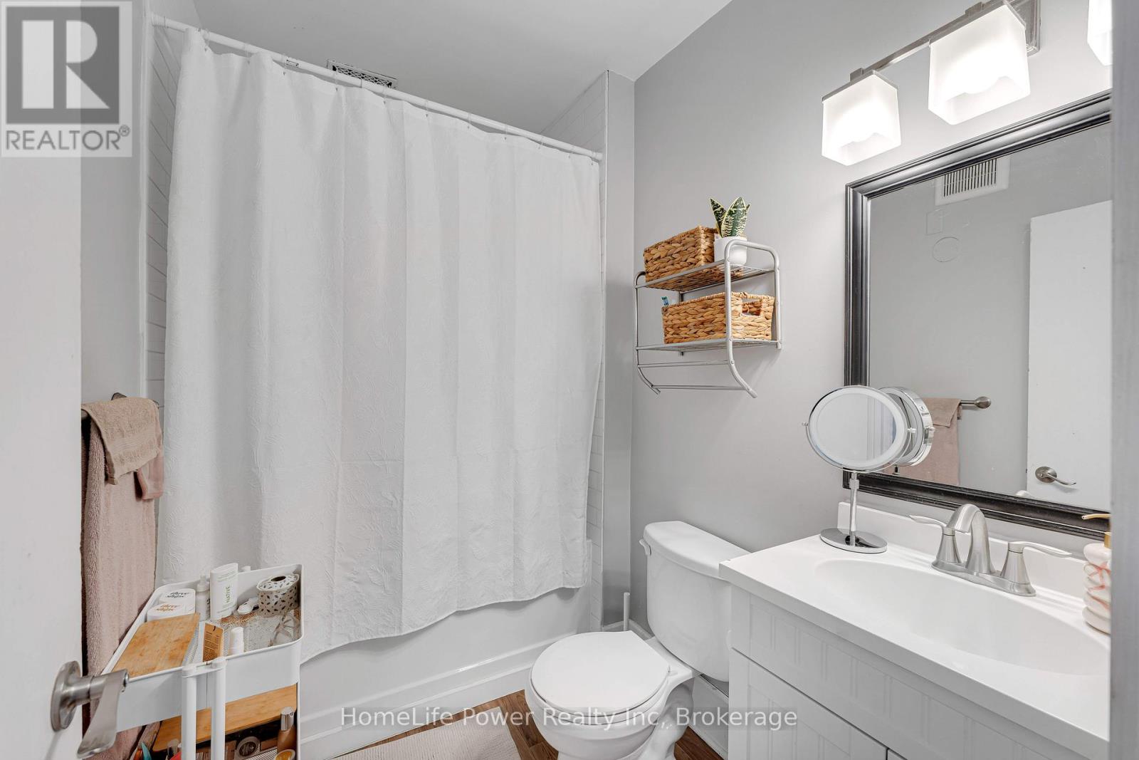 207 WELLINGTON STREET - 39