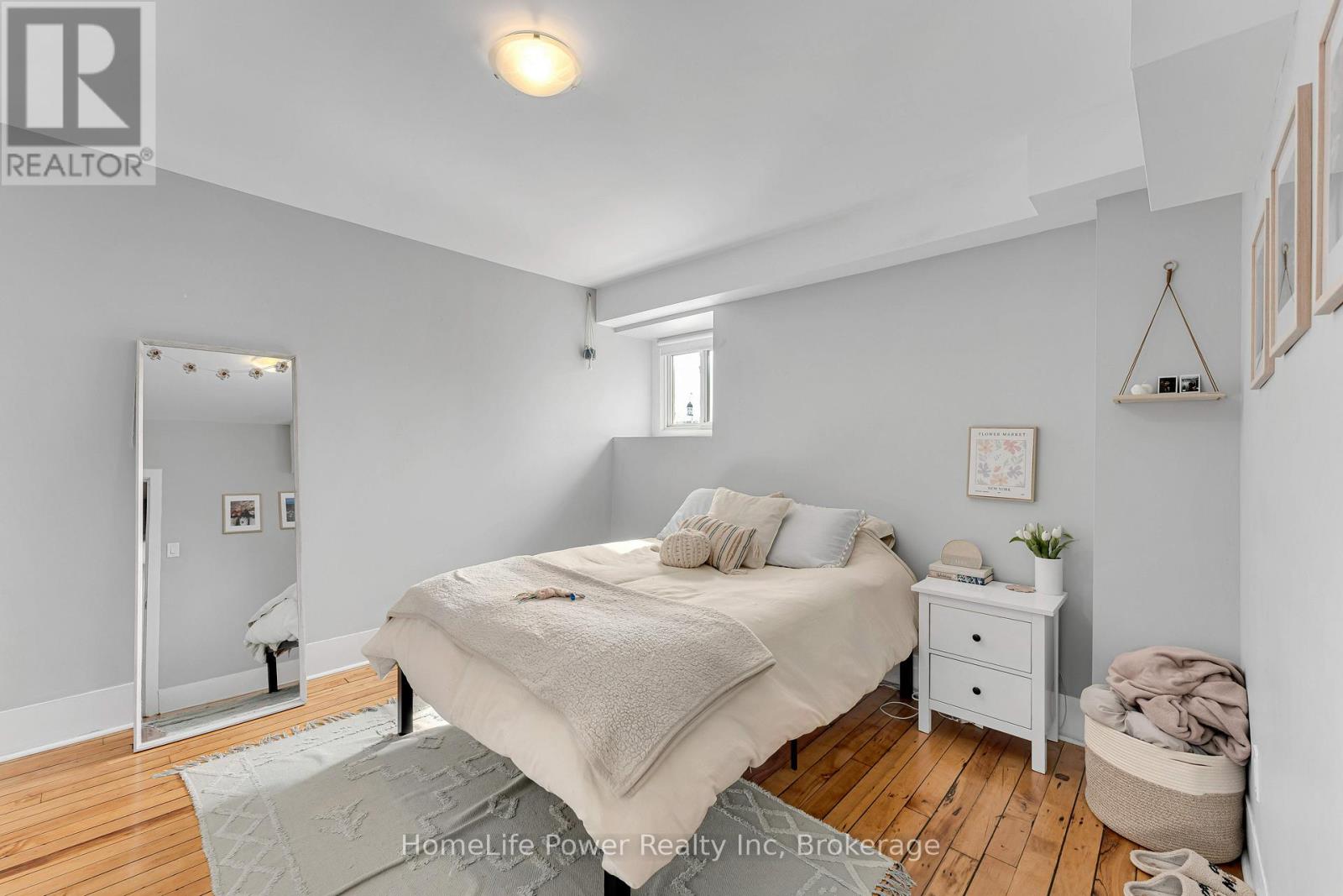207 WELLINGTON STREET - 40