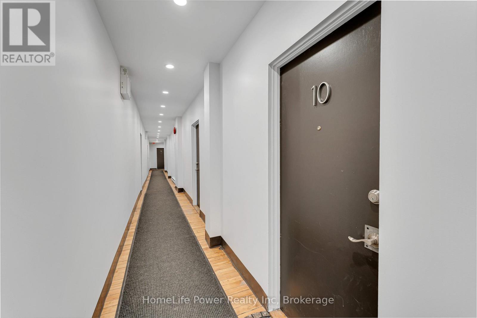 207 WELLINGTON STREET - 42