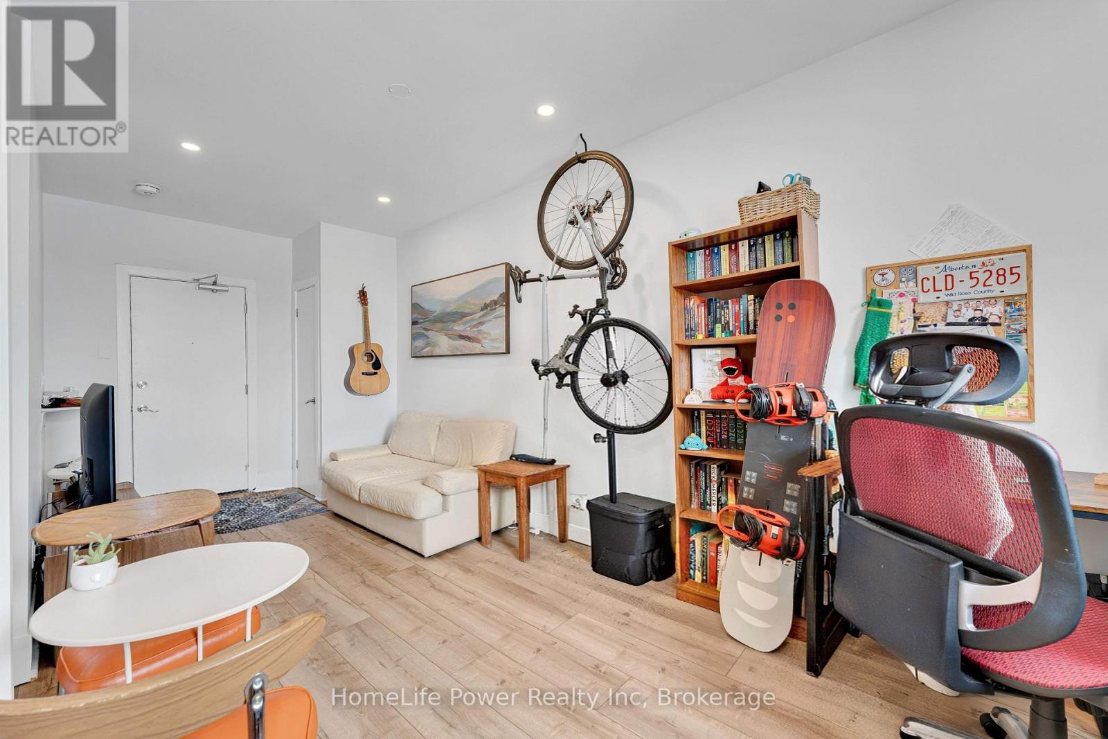 207 WELLINGTON STREET - 45