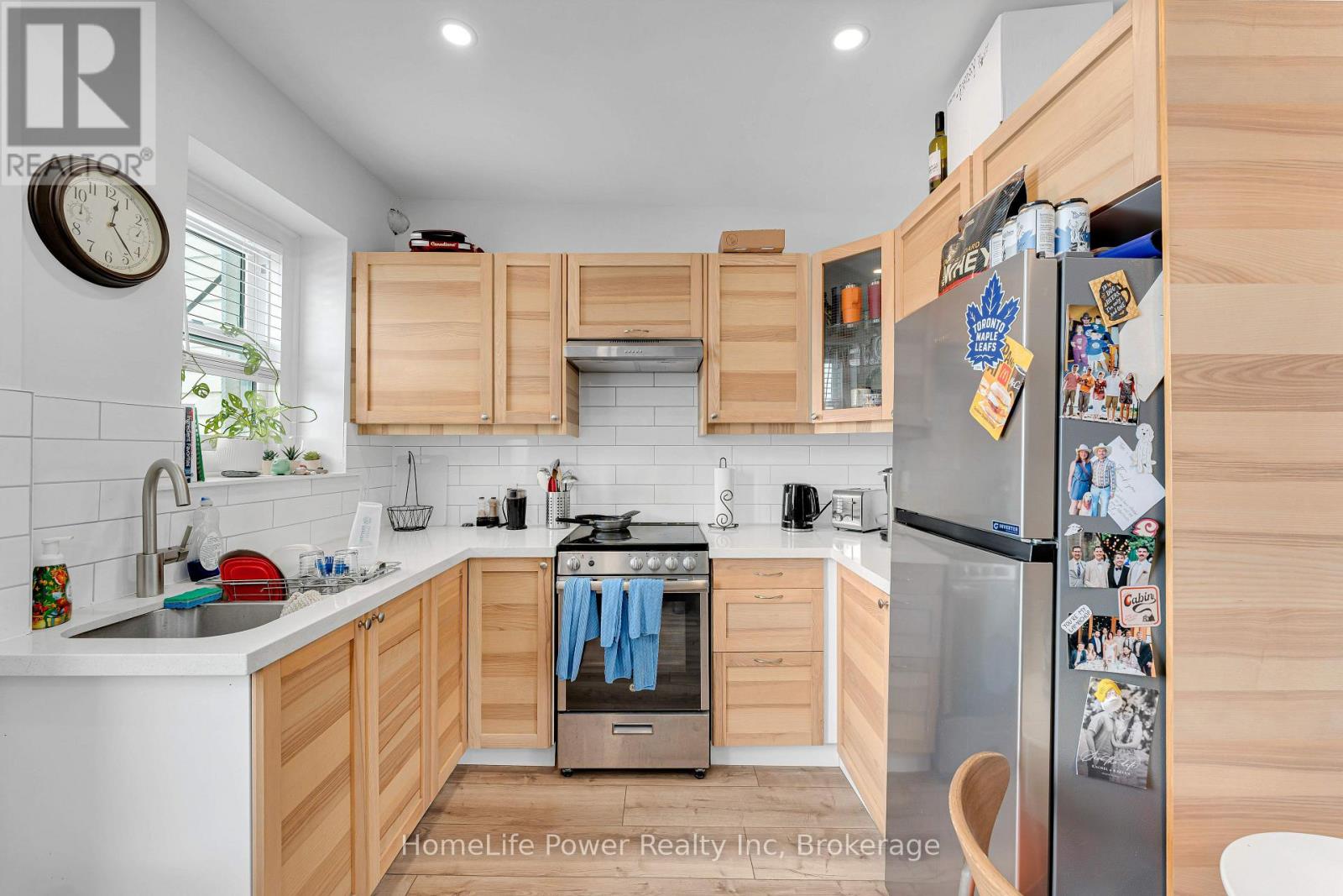 207 WELLINGTON STREET - 46