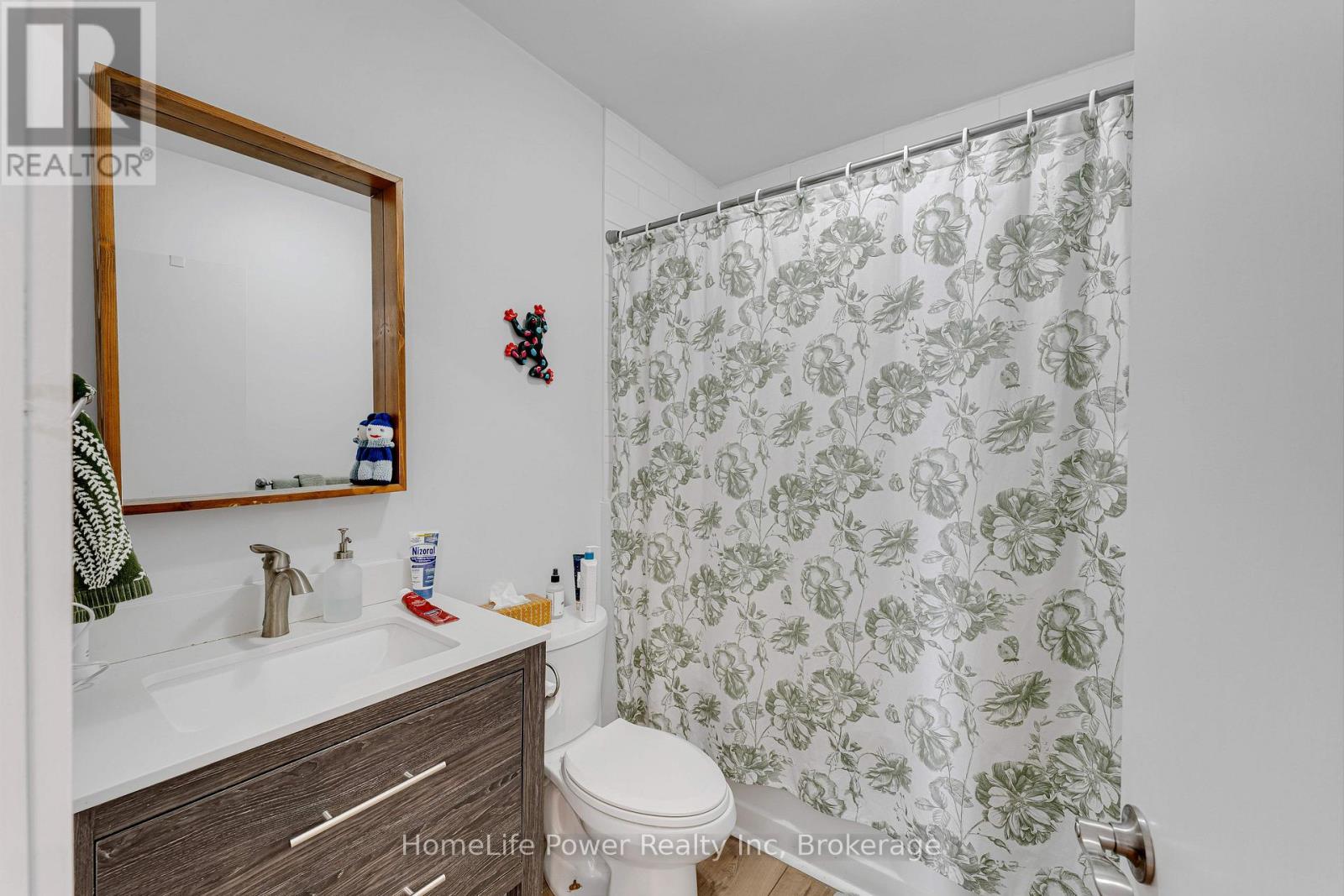 207 WELLINGTON STREET - 47