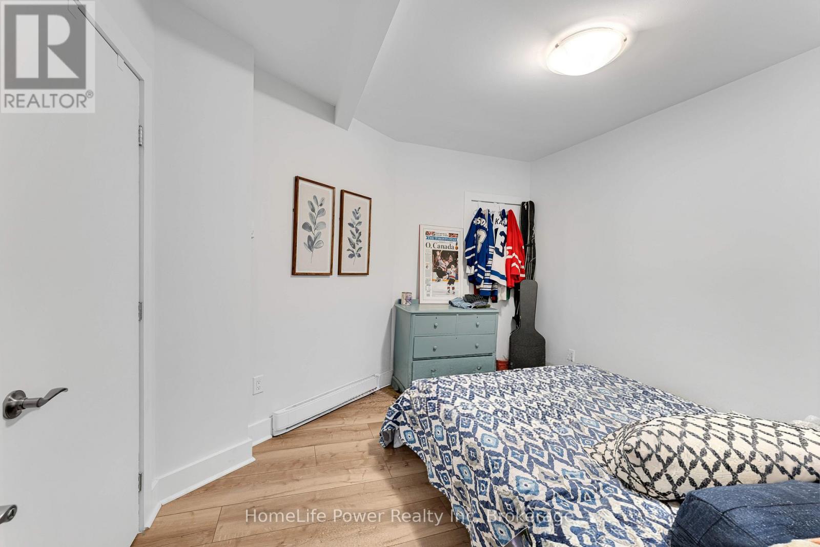 207 WELLINGTON STREET - 48
