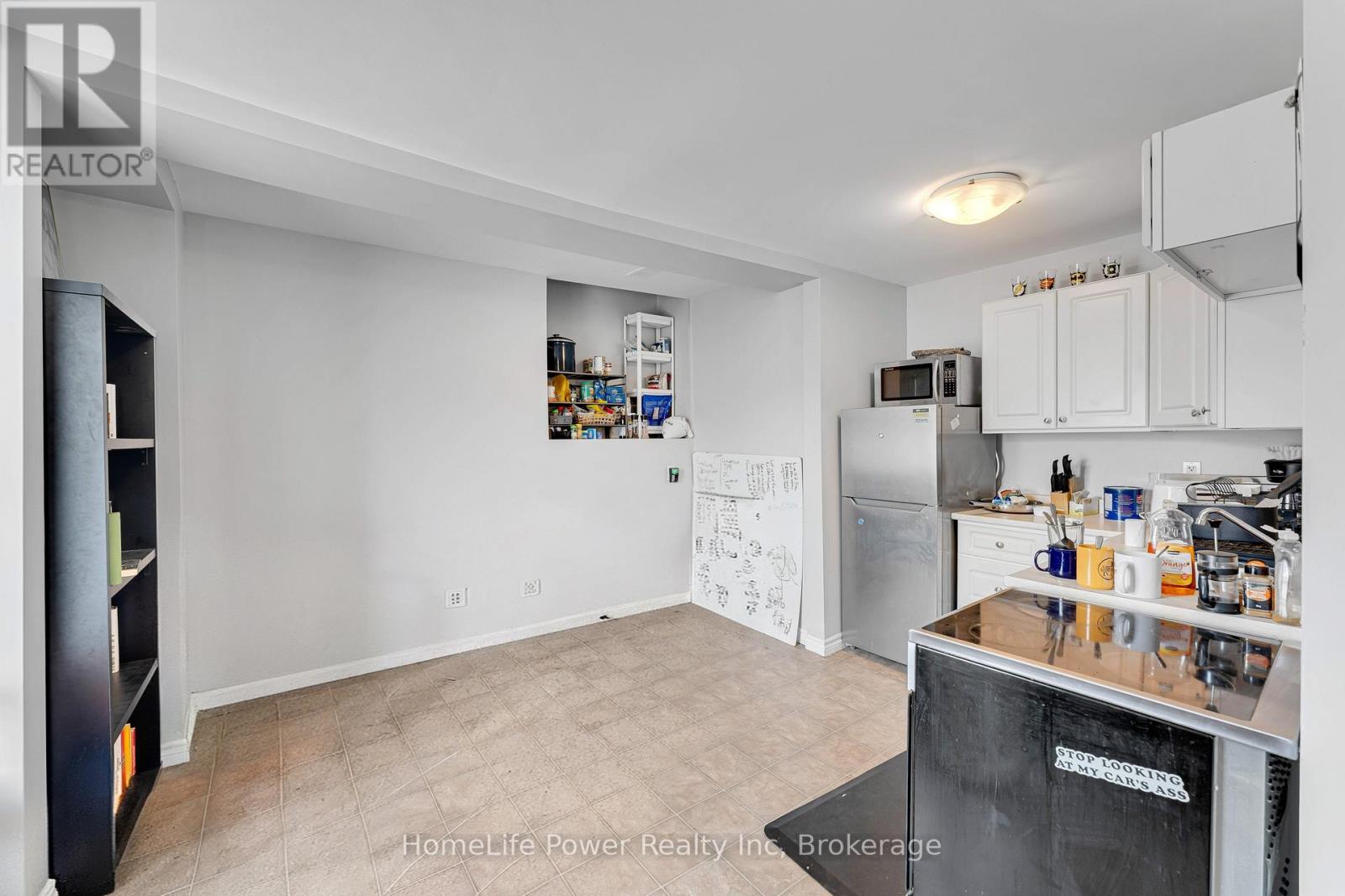 207 WELLINGTON STREET - 8