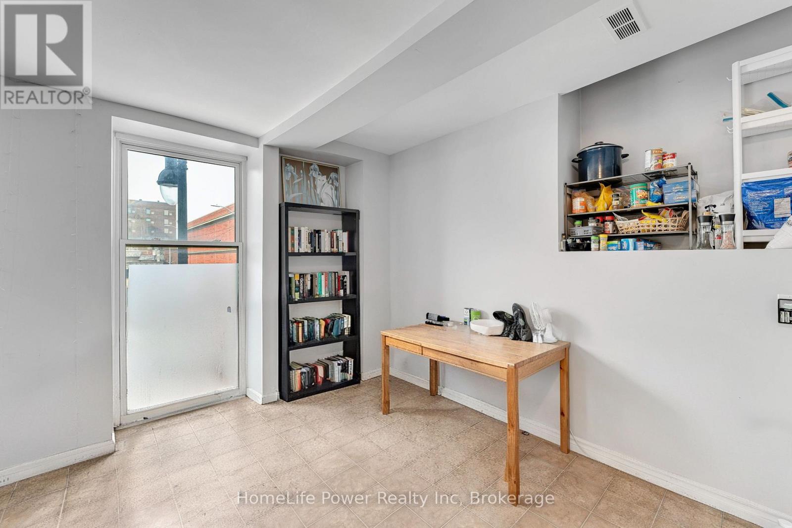 207 WELLINGTON STREET - 9