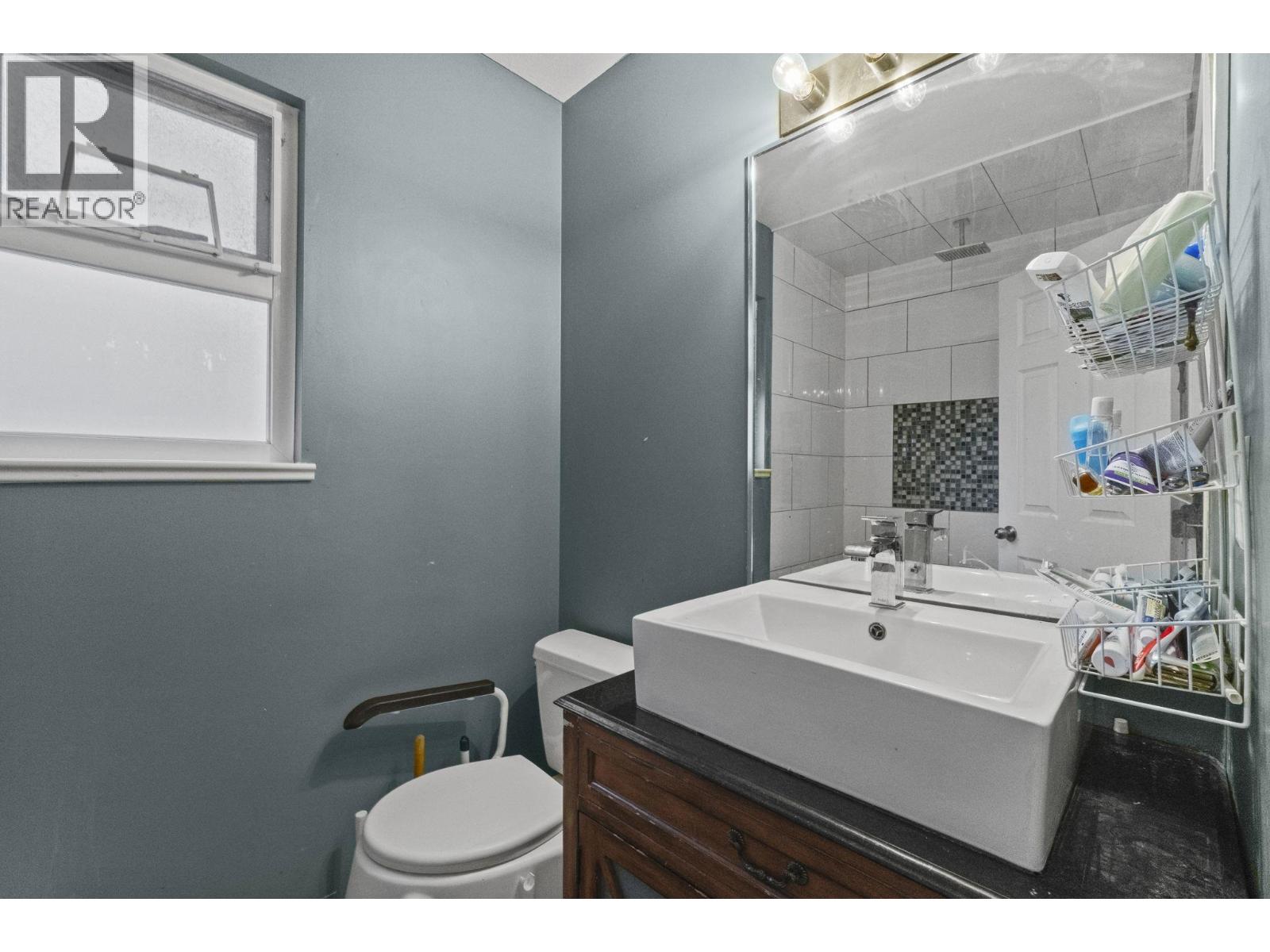 1405 EDINBURGH STREET, New Westminster