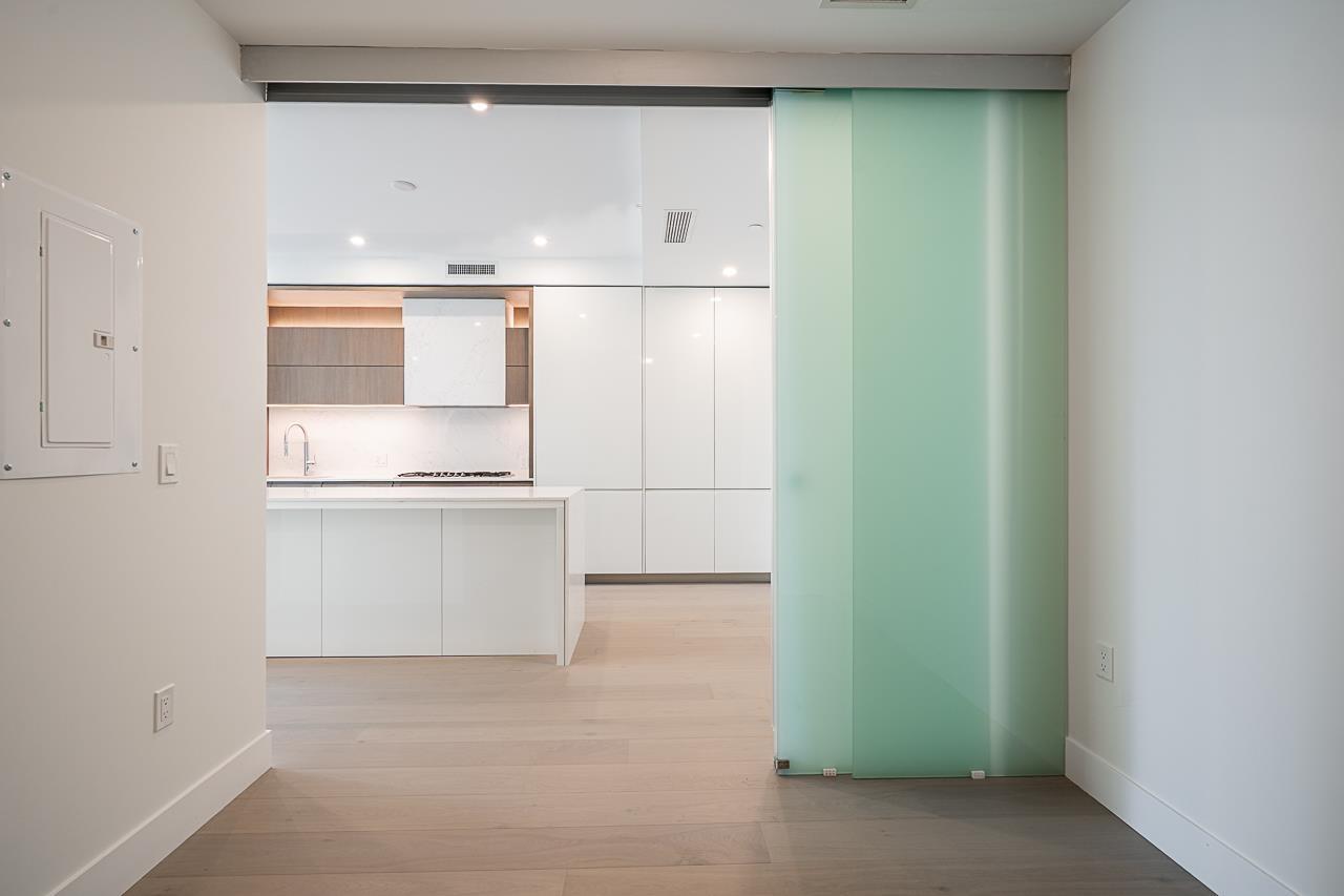 212 1342 JOHNSTON ROAD, White Rock