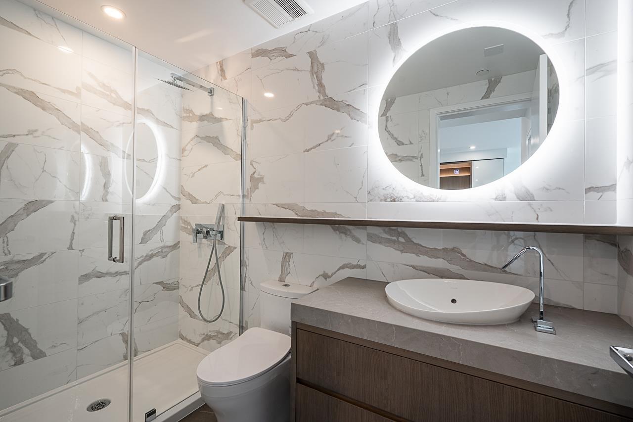 212 1342 JOHNSTON ROAD, White Rock